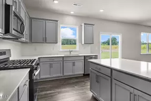 735 Lazy Elm Ln, Aberdeen, NC 28315 - Photo 7