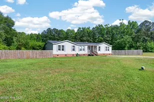 201 Michelle Ln, Maysville, NC 28555 - Photo 3