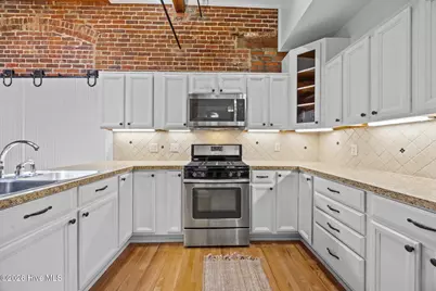 916 W 3rd Street #Unit 10 & 11, Washington, NC 27889 - Photo 9