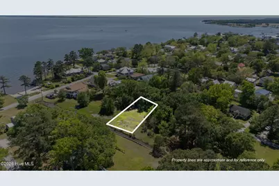 360 Vandemere Street, Oriental, NC 28571 - Photo 1
