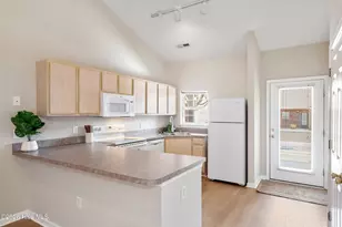 221 Eucalyptus Ln, Wilmington, NC 28412 - Photo 11