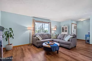 513 Hamlet Ave, Carolina Beach, NC 28428 - Photo 11