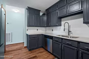 513 Hamlet Ave, Carolina Beach, NC 28428 - Photo 5