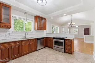 2023 Perry Ave, Wilmington, NC 28403 - Photo 7