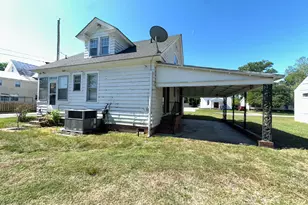 712 W Grubb St, Hertford, NC 27944 - Photo 3