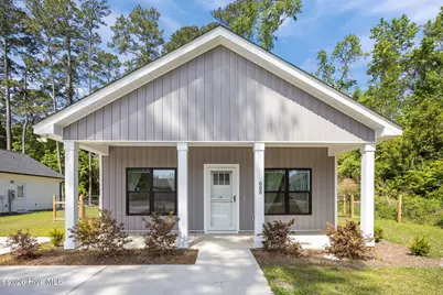 609 N Timberly Lane, Burgaw, NC 28425 - Photo 1