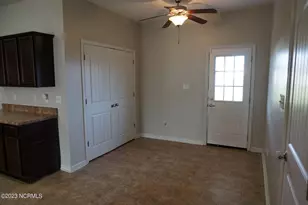 112 High Cottage Ln, Richlands, NC 28574 - Photo 7