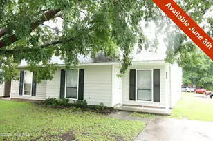 152 Village Cir, Jacksonville, NC 28546 - Photo 1