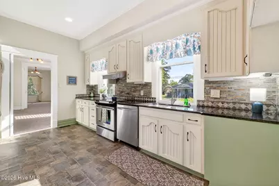 301 E Stanley Street, Four Oaks, NC 27524 - Photo 9