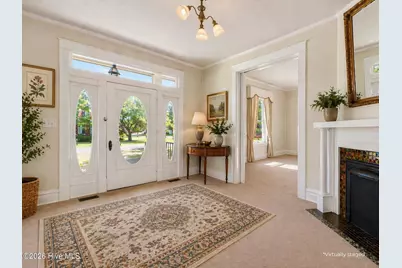 301 E Stanley Street, Four Oaks, NC 27524 - Photo 5