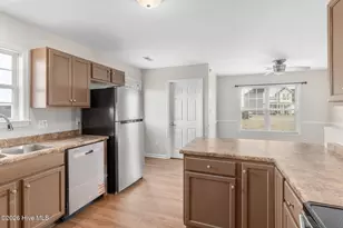 131 Cherry Grove Dr, Richlands, NC 28574 - Photo 5