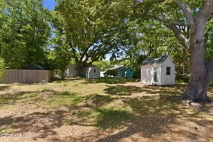 103 SE 76th St, Oak Island, NC 28465 - Photo 25