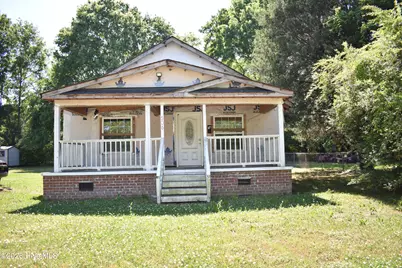 506 Oliver Street, Mount Olive, NC 28365 - Photo 1