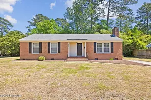 207 S Englewood Dr, Rocky Mount, NC 27804 - Photo 1