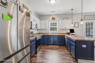 302 Sunbeam Ct, Richlands, NC 28574 - Photo 11