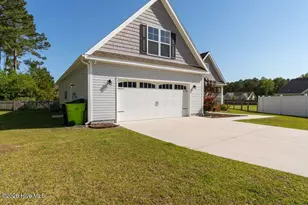 302 Big Pine Ct, Hubert, NC 28539 - Photo 3