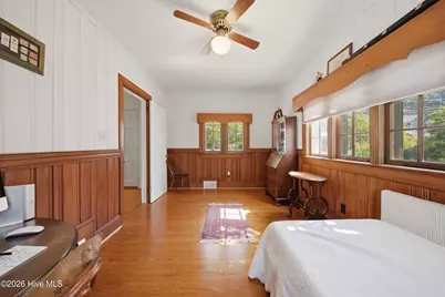 215 W Queen Street, Edenton, NC 27932 - Photo 5