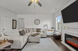 401 Vandemere Ct, Holly Ridge, NC 28445 - Photo 5