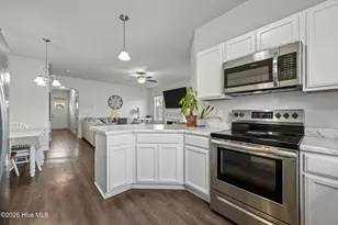 401 Vandemere Ct, Holly Ridge, NC 28445 - Photo 11