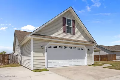 209 Cherry Blossom Drive, Richlands, NC 28574 - Photo 3