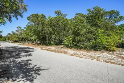 48 NE 1st Street, Oak Island, NC 28465 - Photo 5