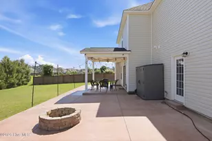 422 Whistling Heron Way, Swansboro, NC 28584 - Photo 5
