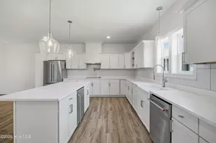 106 Elizabeth Way Ct, Swansboro, NC 28584 - Photo 13
