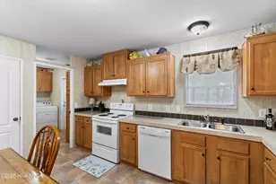 324 Maple Creek Rd SW, Supply, NC 28462 - Photo 17