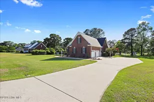 2143 Trails End Dr, Kinston, NC 28504 - Photo 3