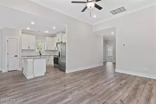 210 S Umbrella Palm Dr, Hampstead, NC 28443 - Photo 5