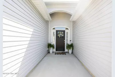 1010 Blue Water Boulevard, New Bern, NC 28562 - Photo 9