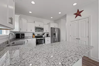 1010 Blue Water Boulevard, New Bern, NC 28562 - Photo 19