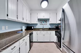 1013 Carolina Beach Ave N, Carolina Beach, NC 28428 - Photo 9