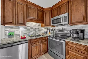 1404 Canal Dr, Carolina Beach, NC 28428 - Photo 3