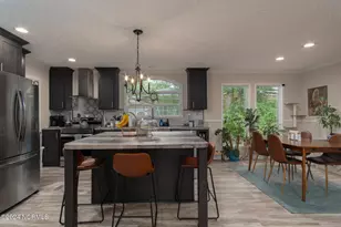 314 Jones St, Emerald Isle, NC 28594 - Photo 7
