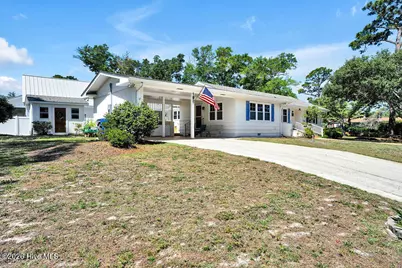 102 S Fodale Avenue, Southport, NC 28461 - Photo 3