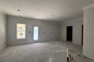30421 E Lake Rd, Wagram, NC 28396 - Photo 5
