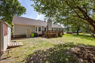 1902 Pinetree Dr, New Bern, NC 28562 - Photo 23