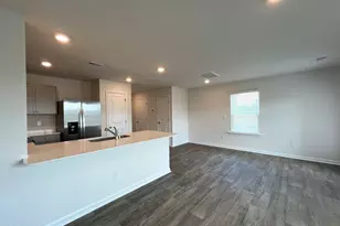 201 Maddox Dr, Aberdeen, NC 28315 - Photo 7