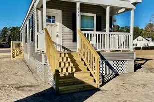 896 Academy St, Fair Bluff, NC 28439 - Photo 1