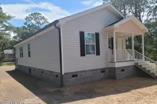 896 Academy St, Fair Bluff, NC 28439 - Photo 1
