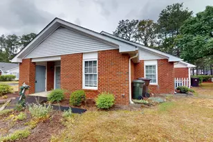 1203 Wilshire Cir, Aberdeen, NC 28315 - Photo 3