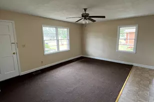 809 Fox St, Elizabethtown, NC 28337 - Photo 5