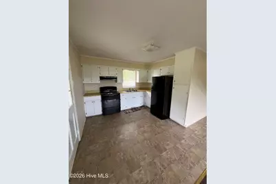 809 Fox Street, Elizabethtown, NC 28337 - Photo 3