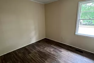 809 Fox St, Elizabethtown, NC 28337 - Photo 9
