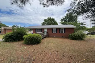 809 Fox St, Elizabethtown, NC 28337 - Photo 1