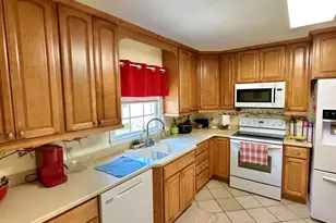 407 4th St, Bladenboro, NC 28320 - Photo 11