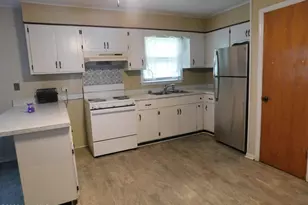 1003 Raleigh St, Laurinburg, NC 28352 - Photo 7