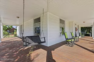 218 W College St, Mount Olive, NC 28365 - Photo 11