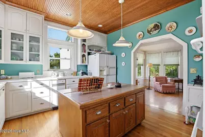 218 W College Street, Mount Olive, NC 28365 - Photo 27
